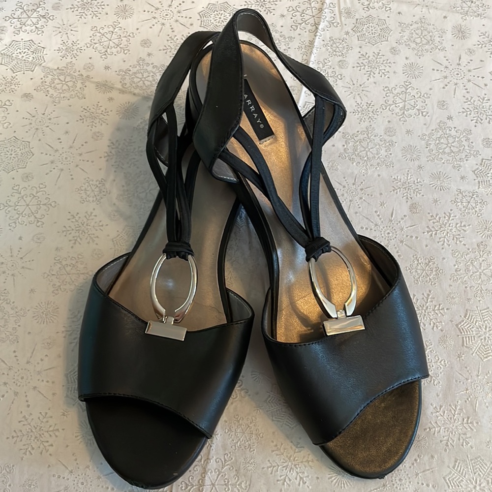 NWT Array shoes - Picture 2 of 10
